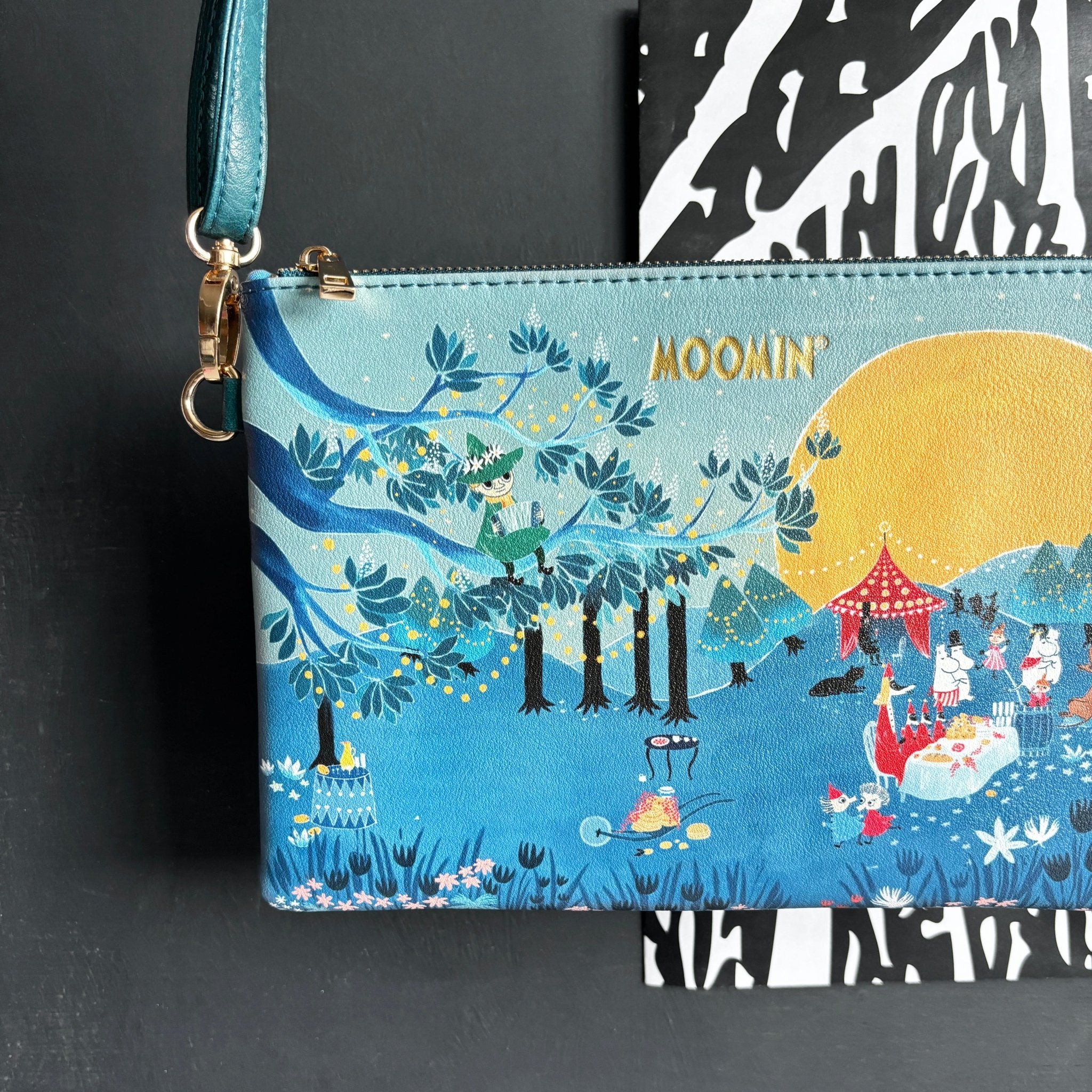 Moomin Picnic Crossbody Bag - House of Disaster